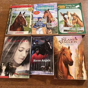Scholastic Horse-Themed Paperback Books Collection‎ Set Of 6